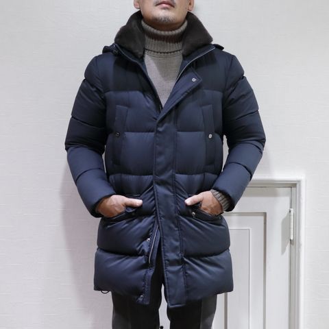 "HERNO"N3-Bダウンコートを使用したエレガントカジュアルスタイル