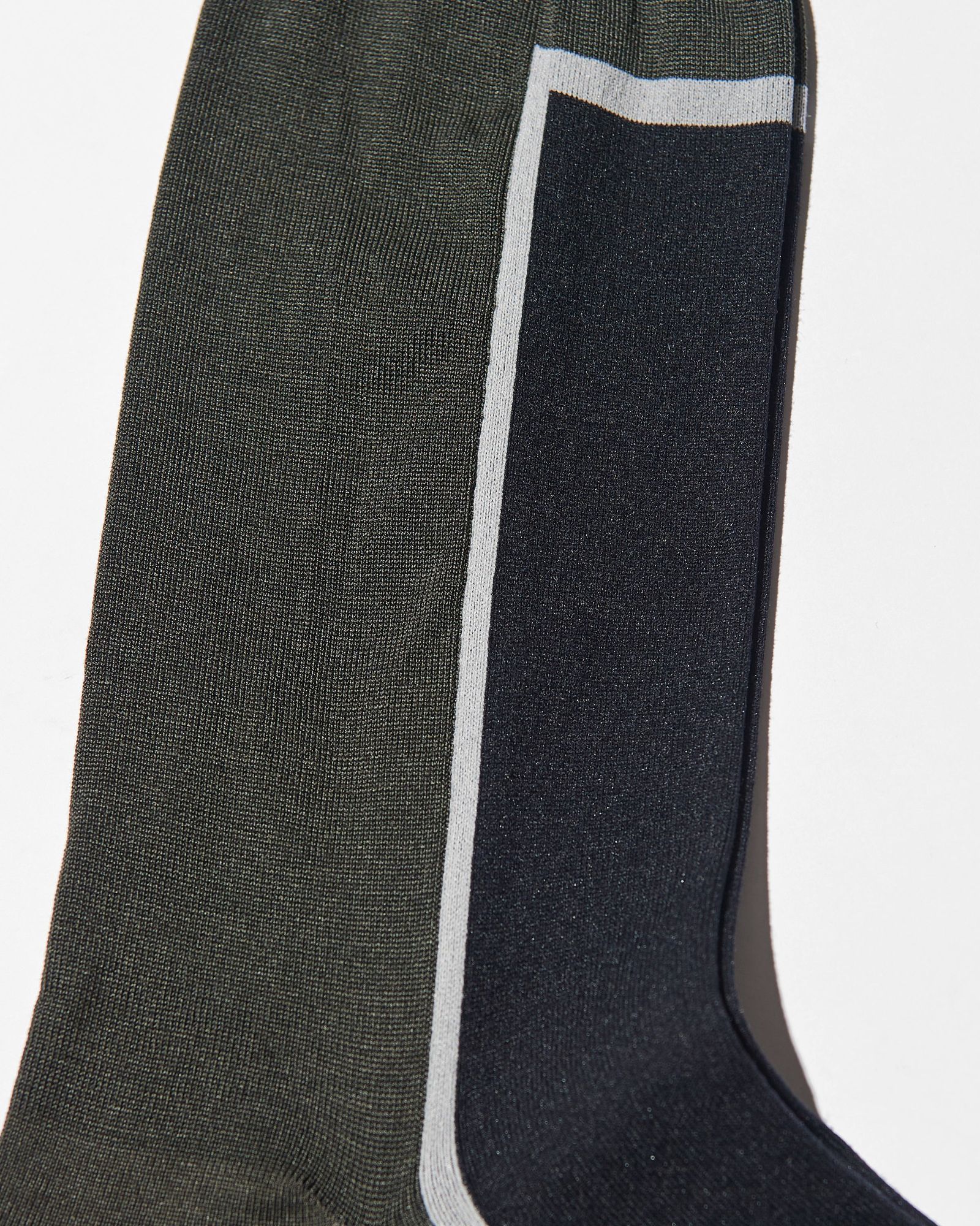 ネコポス対応(385円で発送)/ WINDOW  パネルデザイン コットン ソックス / カーキxブラック