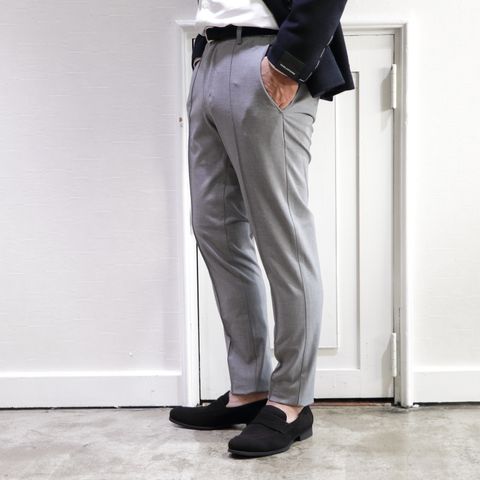 AOURE - アウール イージースラックスを使用したジャケパンスタイル