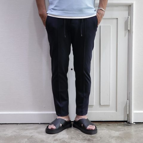 GRANSASSOニットTを使用した夏の上品カジュアル