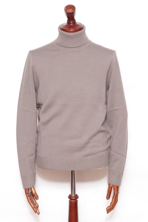 メンズにおすすめのドルモアブランドのタートルネック