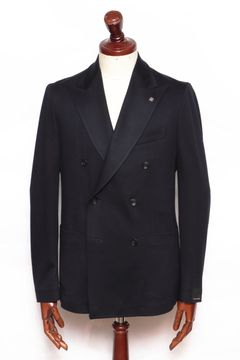 FILIPPO DE LAURENTIISボーダーニットTを使用したモダンコンサバコーデ
