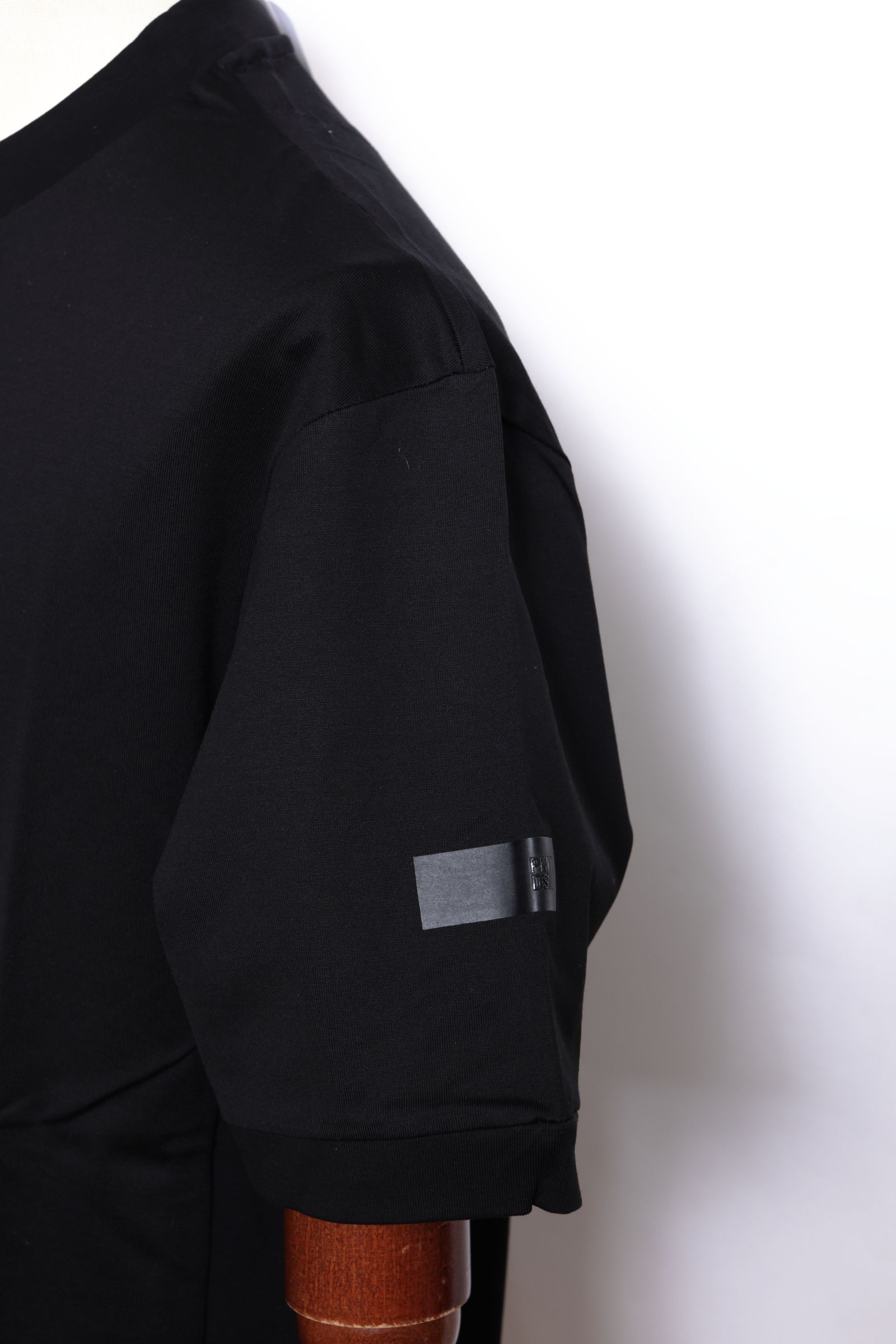 NUBY モックネック コットン 半袖Tシャツ / ブラック