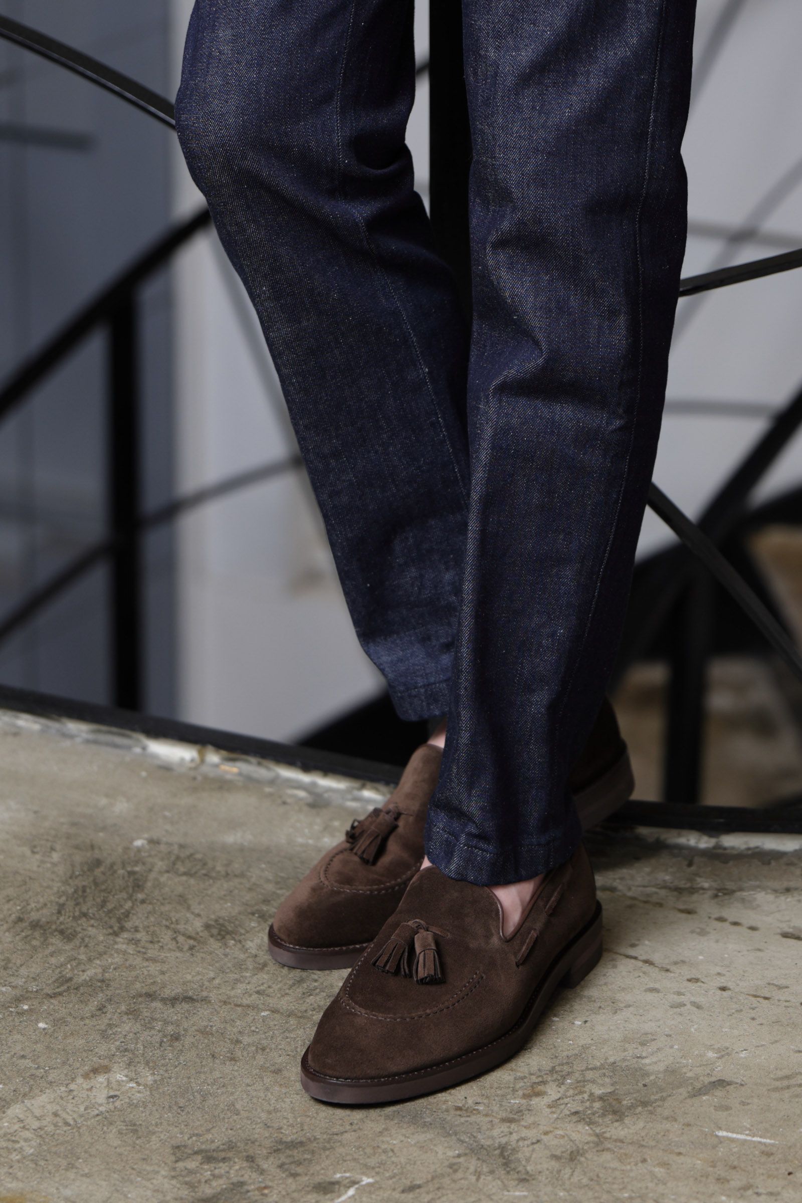 ES:S ファティーグジャケットを使用した、ミリタリーを都会的に昇華した大人の休日スタイル