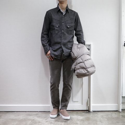 "MOORERダウンベスト"を使用したカジュアルコーデ