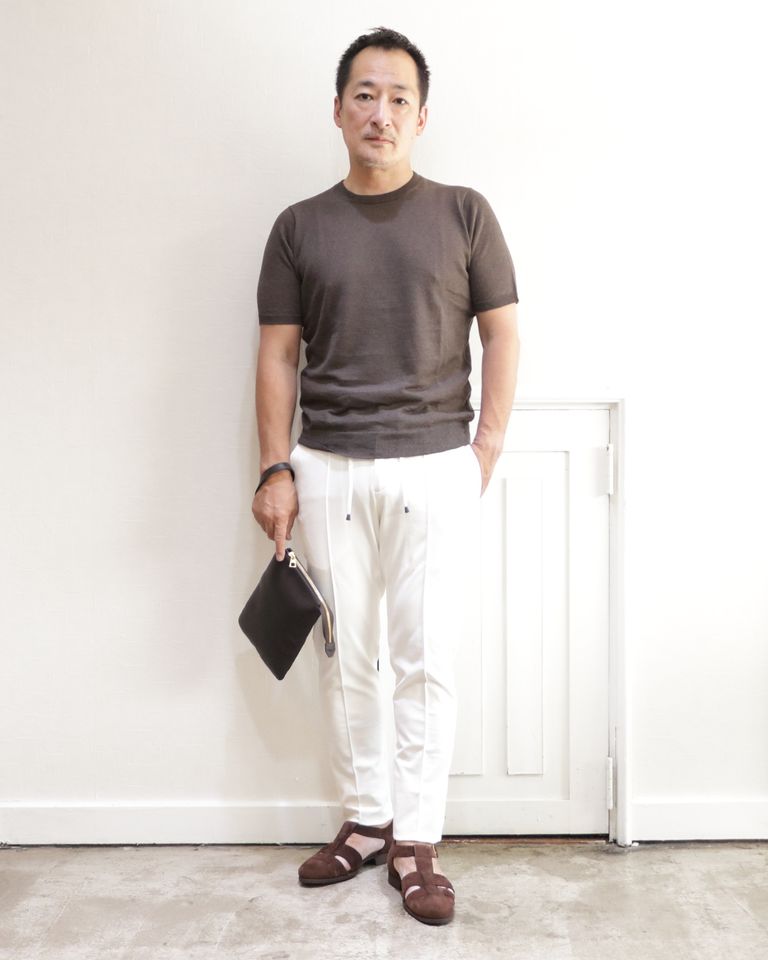 FILLIPO DE LAURENTIIS リネンシルク ニットTを使用したブラウンコーデ