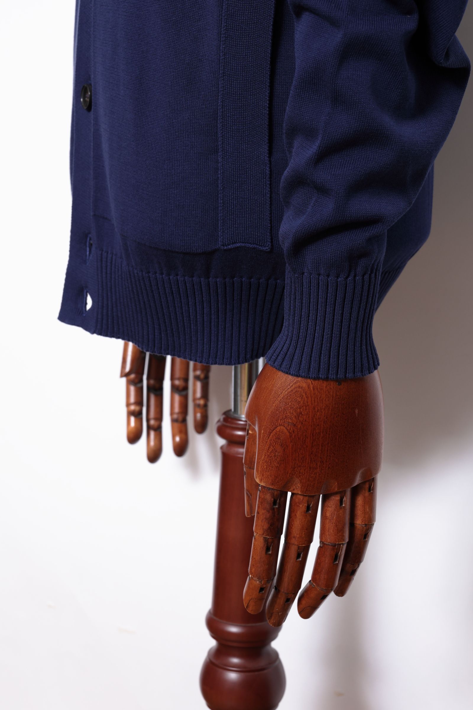 BB3MLT クレープ コットン ニット ハイゲージ スタンドカラー カーディガン / ネイビー 0880