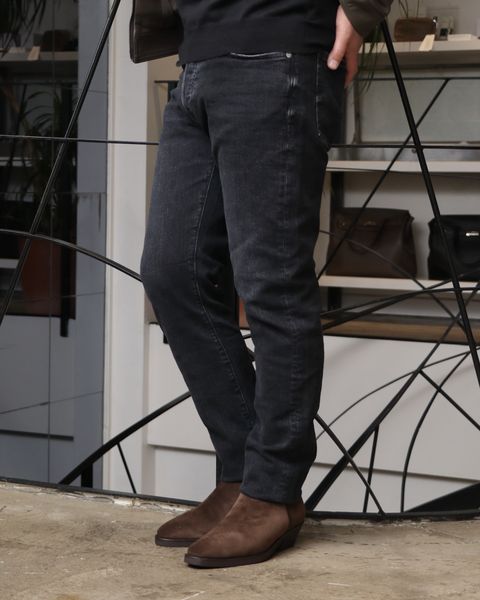 WH - ダブルエイチ 当店別注ブーツを使用した、“黒×ブラウン”で魅せる大人のミニマルレザーコーデ