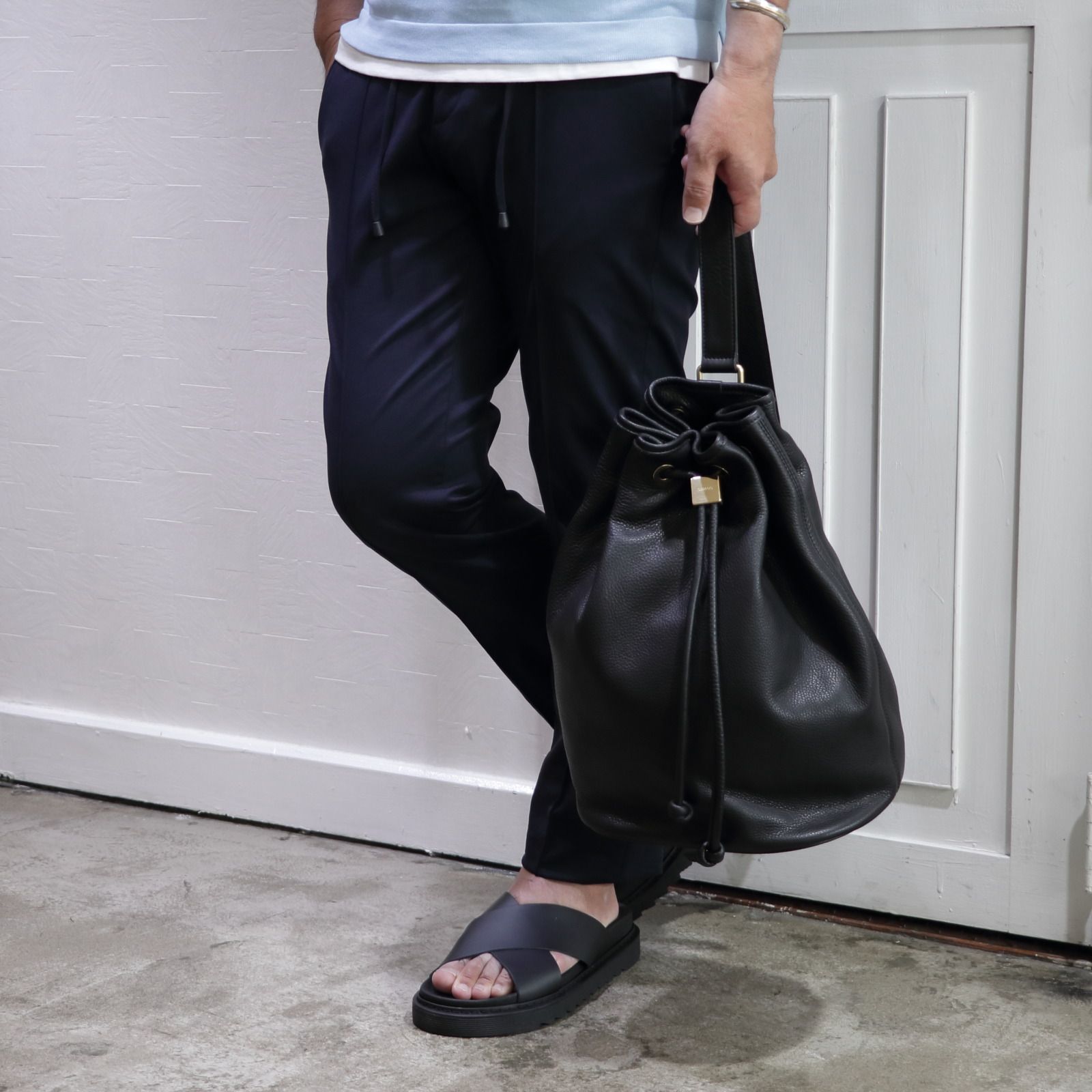 GRANSASSOニットTを使用した夏の上品カジュアル