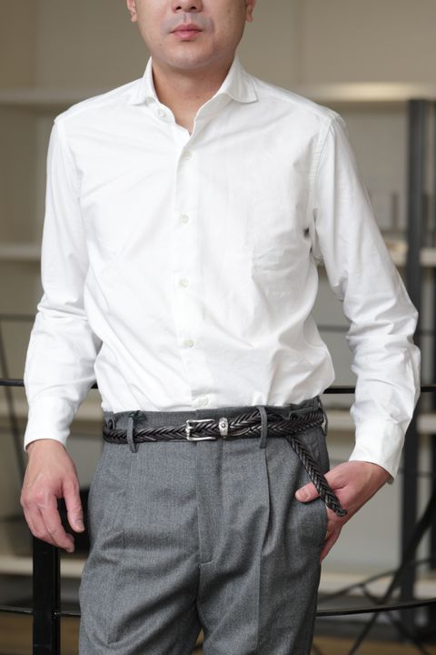 LARDINI ニットジャケットを使用した、ニットジャケットで軽やかに魅せる秋の王道スタイル