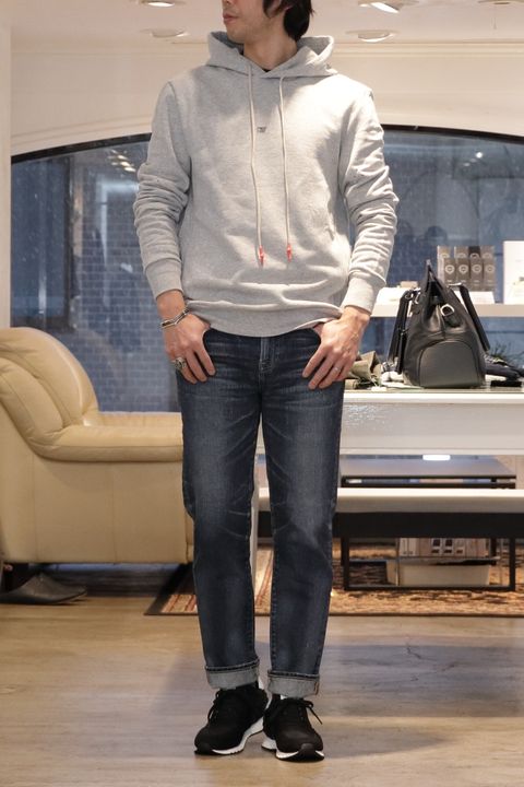 "P.M.D.SとRED CARD"を使用した定番カジュアルコーデ