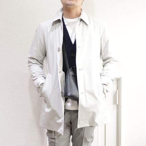 HERNO ラミナーコートを使用したトラベルカジュアルコーデ