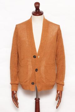 FILIPPO DE LAURENTIISリネンシルク ニットカーディガン を使用したリゾートスタイル