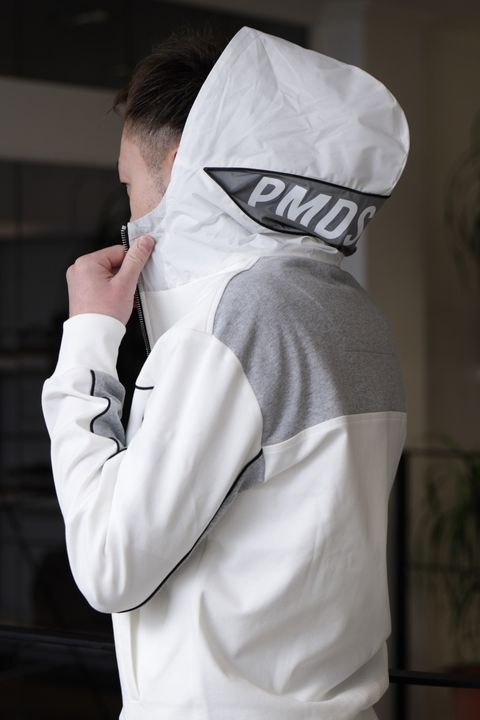 P.M.D.S.を使用した、クリーンに仕上げる大人のスポーティセットアップ