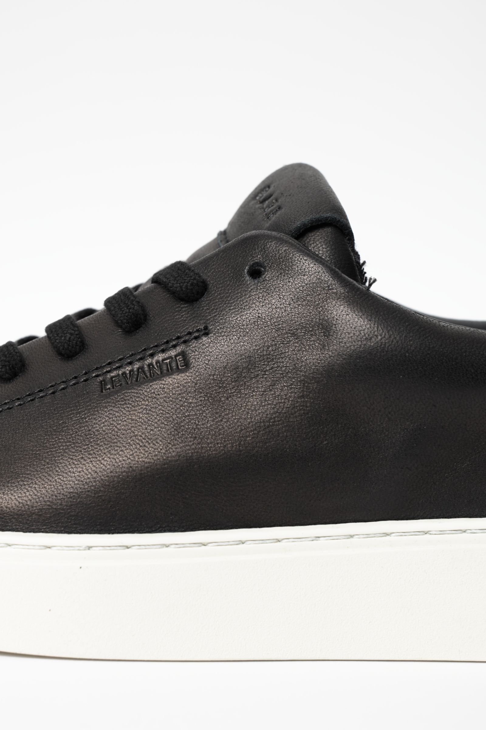 LEVANTE コートタイプ スムースレザー × スエード スニーカー / ブラック