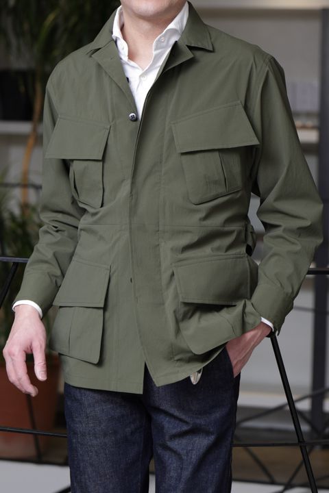 ミリタリーを都会的に昇華した大人の休日スタイル