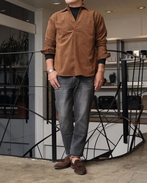 COLONY CLOTHING ウルトラスエード カプリシャツを使用した落ち着きとモダンを両立させた、大人のデイリーコーデ