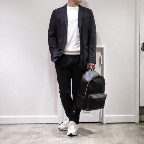 ”HERNO”撥水ストレッチナイロンセットアップを使用したビジカジスタイル