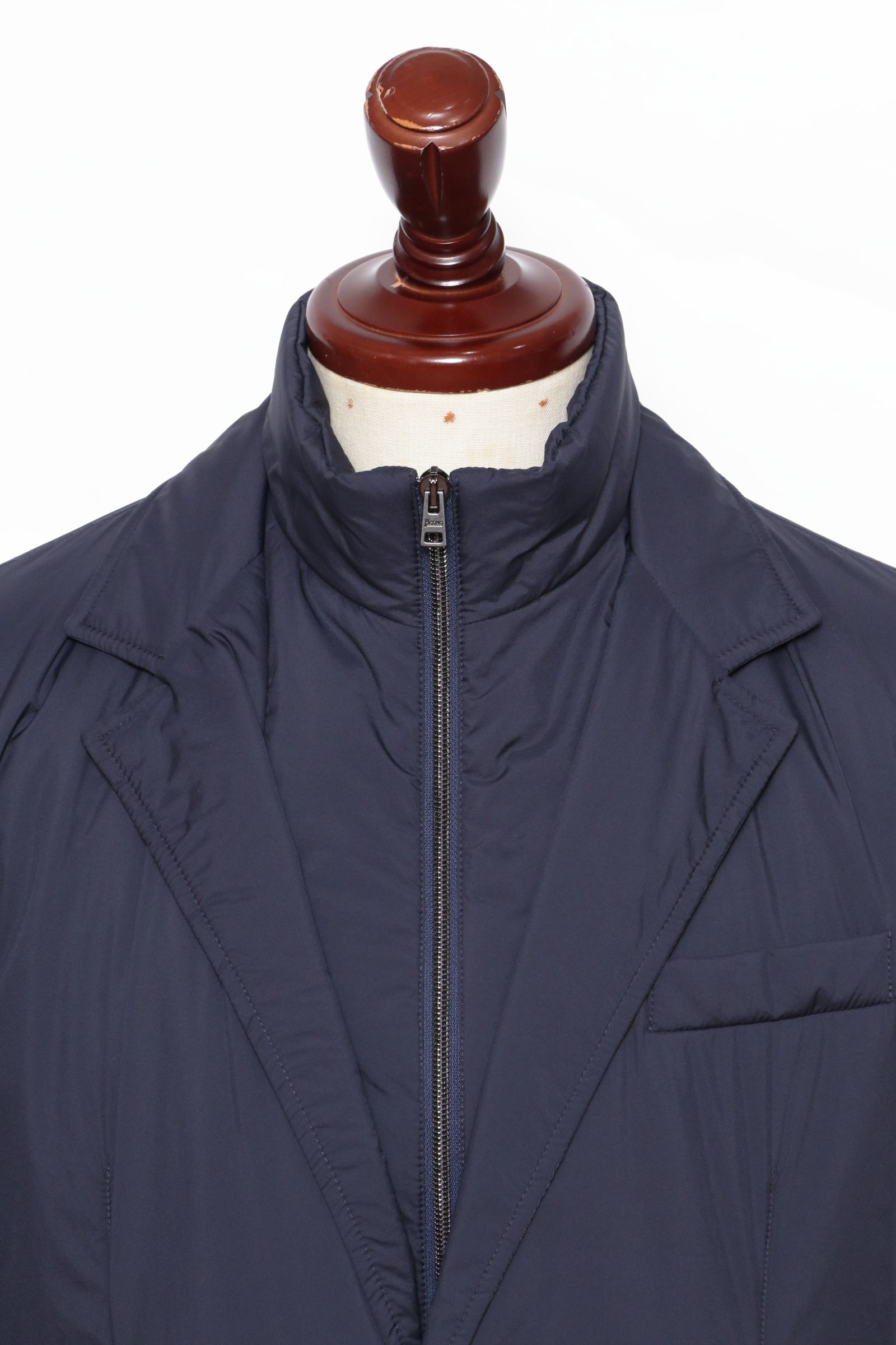 【サイズ52まであり】GA000168U ウォーターレペレント 撥水ストレッチナイロン ライトダウン 2B ジャケット / ネイビー 9202