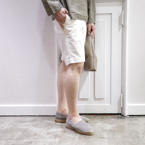 PT TORINO バミューダパンツを使用した大人のアーバンリゾートスタイル