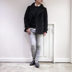 TAGLIATORE Pコートを使用したモノトーンスタイル