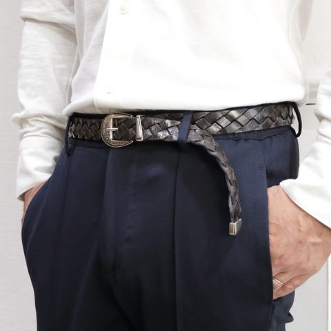 "EMMETI"ライダースJURIを使用した上品レザースタイル