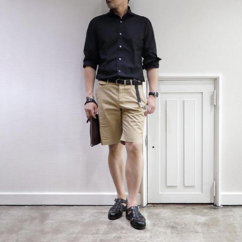 PT TORINO バミューダパンツを使用したシャツイン ショーツスタイル