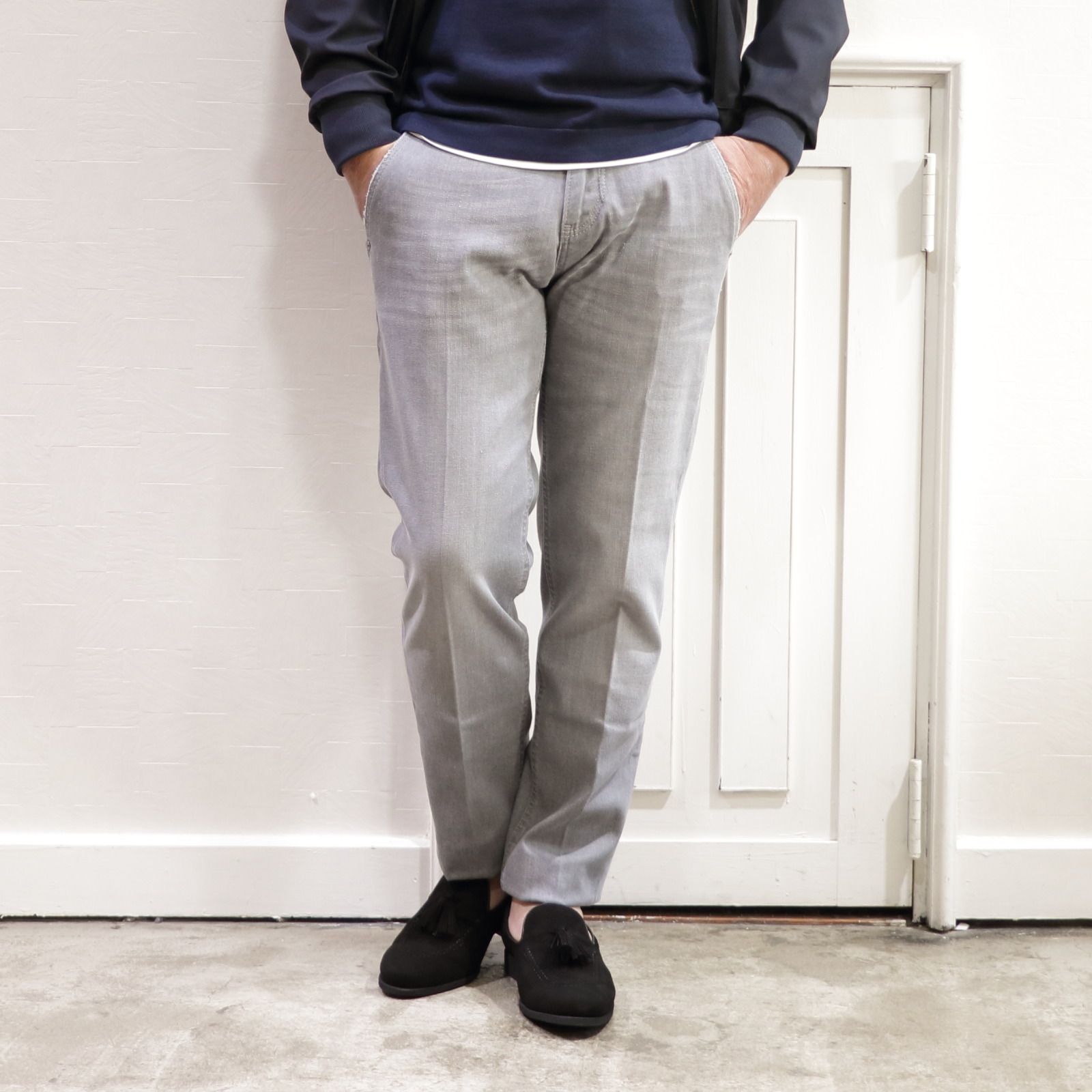 "HERNO"ジップアップスタンドブルゾンを使用した春スタイル