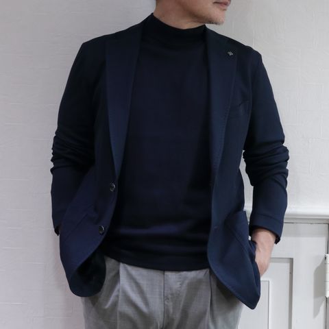 GRANSASSO 12Gモックネックニットを使用したジャケパンスタイル
