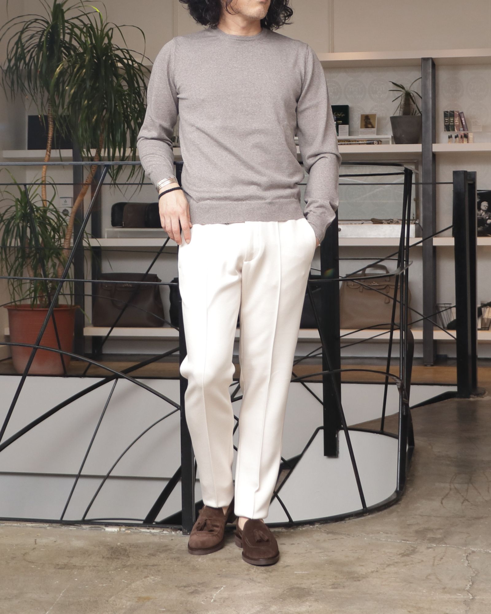 HERNO ダウンジャケットを使用した柔らかく、クリーンに。都会が似合う冬の装い