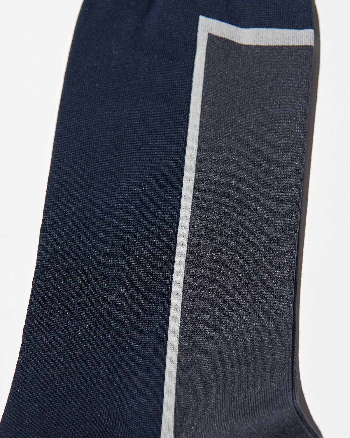 ネコポス対応(385円で発送)/ WINDOW  パネルデザイン コットン ソックス / ネイビーxグレー