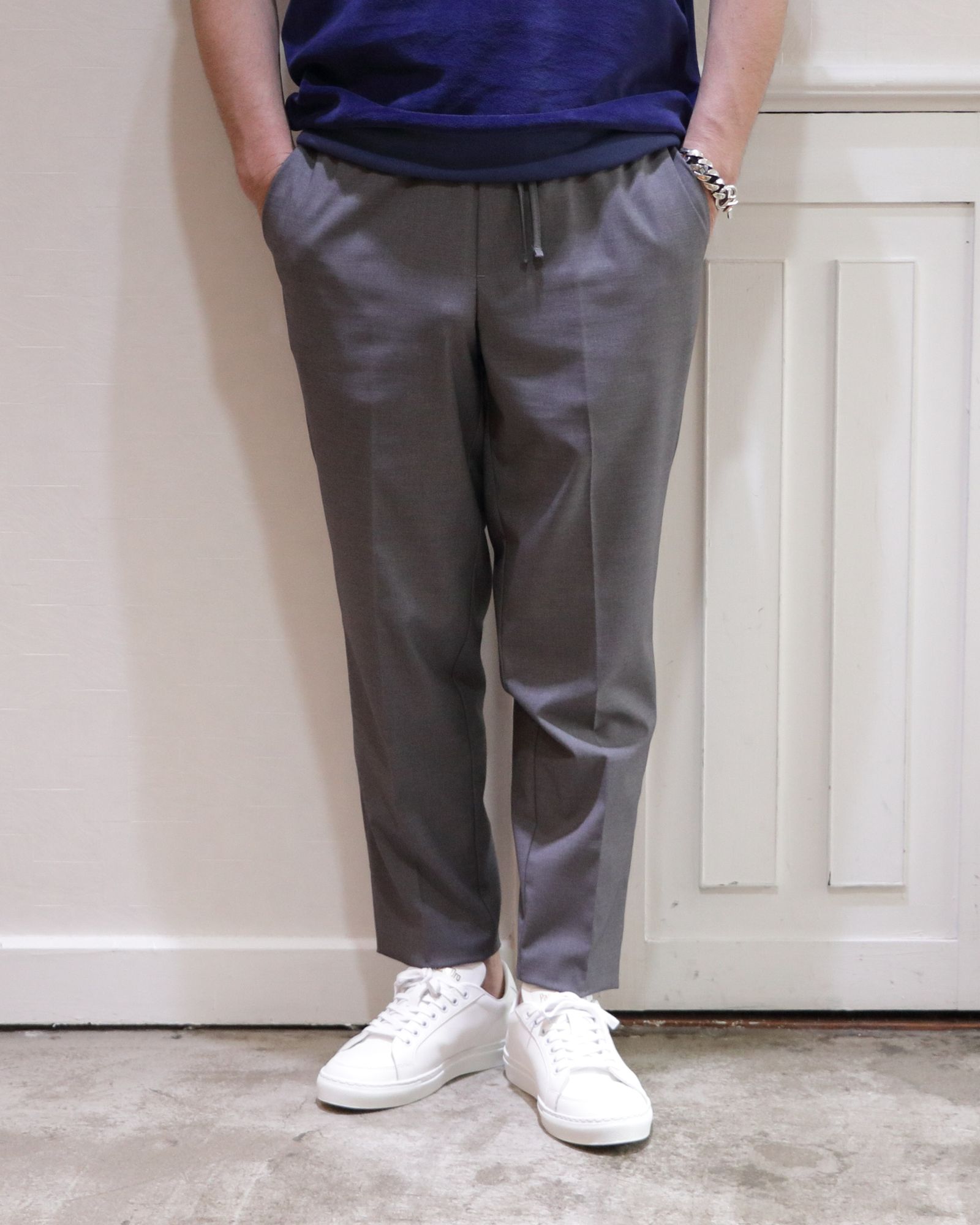 ANTICIPOパイルTシャツを使用した上品リラックスコーデ