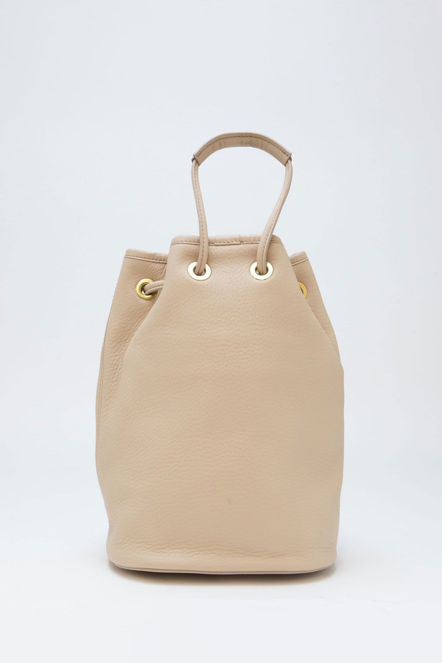 DRAWSTRING BAG SMALL イタリアンキップレザー × 真鍮 巾着バッグ / ベージュ