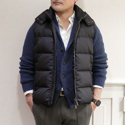 "MooRER"ダウンベストを使用したドレカジスタイル