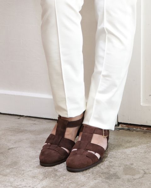 FILLIPO DE LAURENTIIS リネンシルク ニットTを使用したブラウンコーデ