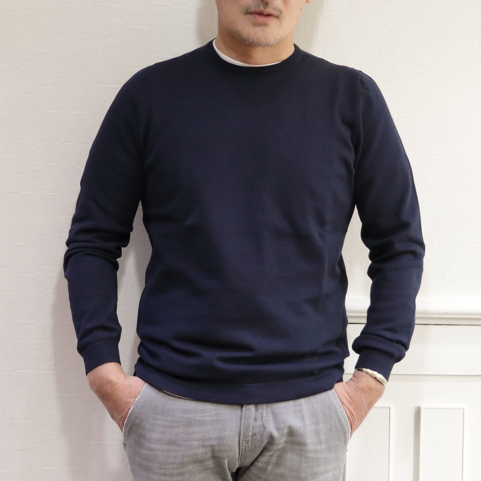 "HERNO"ジップアップスタンドブルゾンを使用した春スタイル