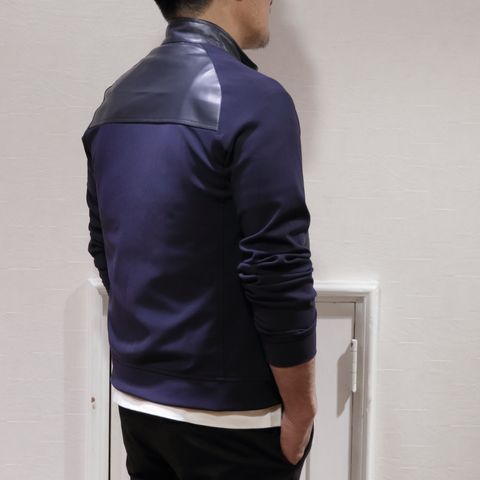 "EMMETI"ハイブリッドブルゾンJOSHを使用したシンプルラグスポスタイル