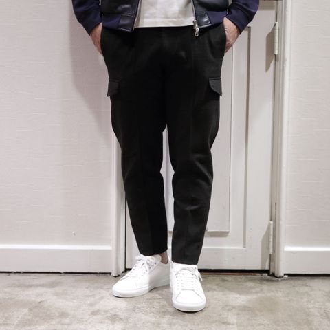 "EMMETI"ハイブリッドブルゾンJOSHを使用したシンプルラグスポスタイル