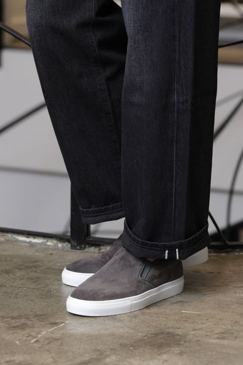 HERNO リネンブルゾンを使用した、ワイドシルエットで作る洗練カジュアル