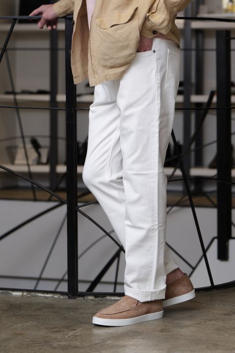 干場氏別注 BIAGINI トートバッグを使用した、キャメル×ピンクで魅せる大人のサマースタイル