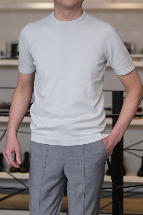 ベルウィッチ セットアップを使用した、ミニマルに整う大人のワントーンセットアップ