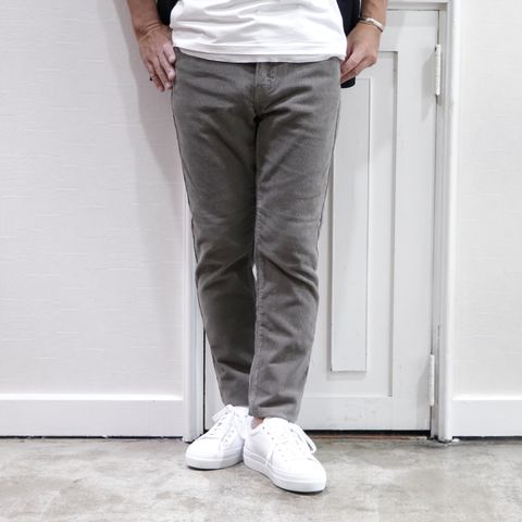 "LARDINI"ニットジャケットを使用したドレスカジュアルスタイル
