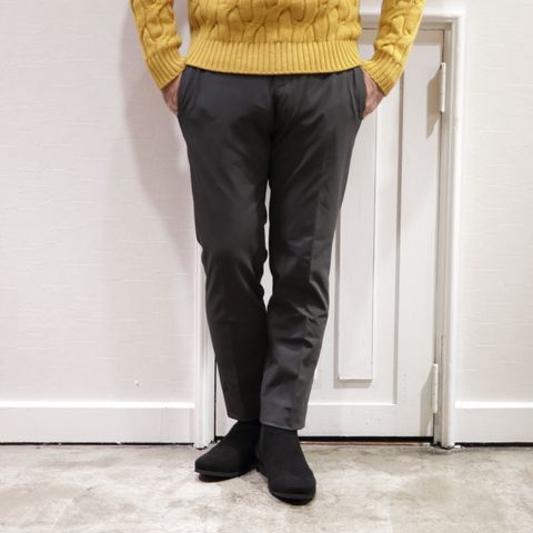 "TAGLIATORE"カシミアチェスターコートを使用した休日スタイル