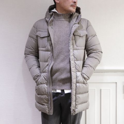 HERNOダウンコートを使用したグレージュカラースタイル