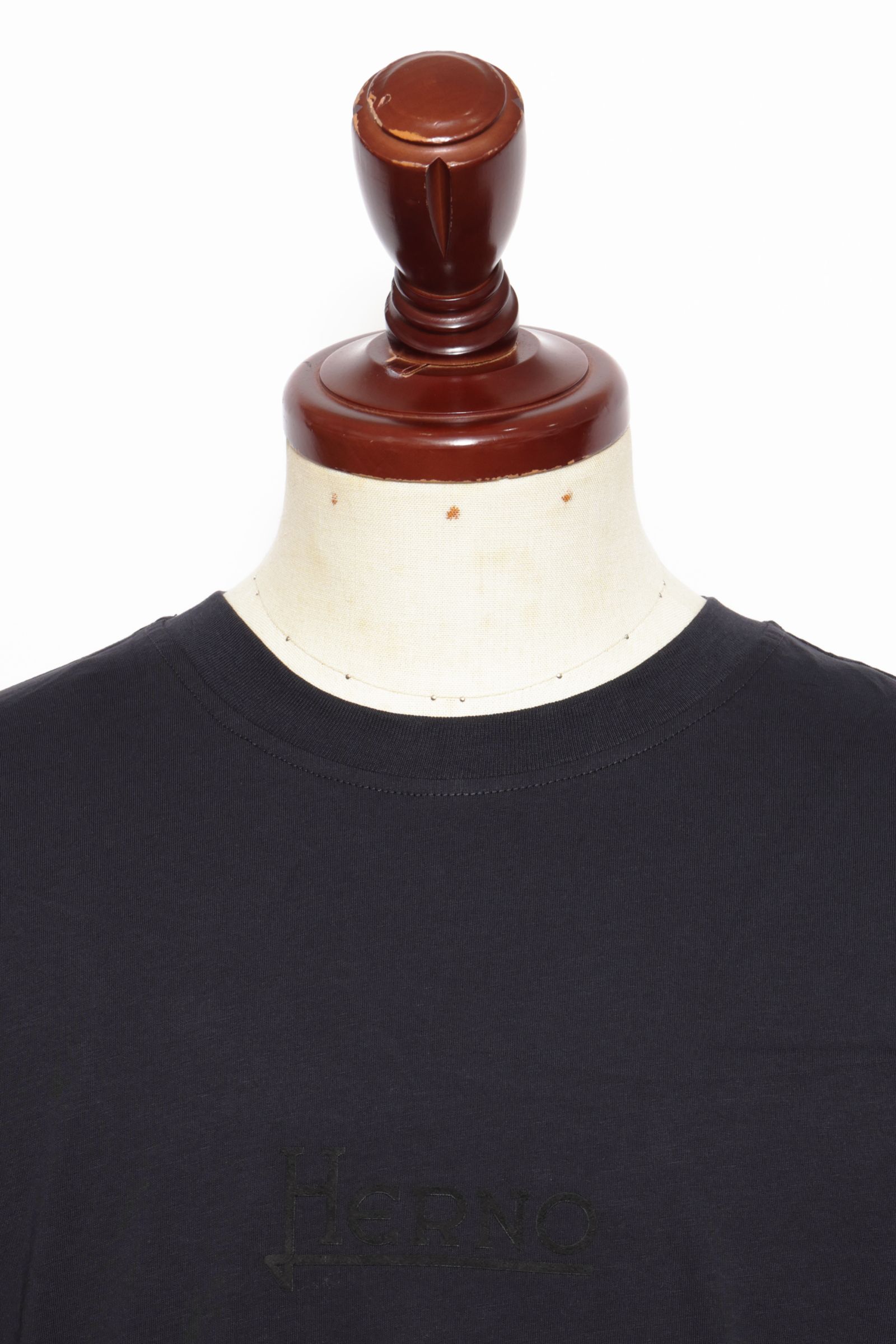JG00045UR エンボスロゴ クルーネック コットンジャージー Tシャツ / ネイビー 9200