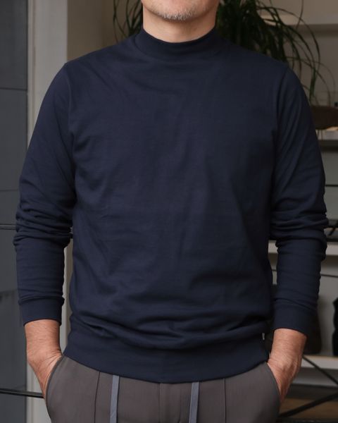 AOURE セットアップスーツを使用した、機能美と品格を纏う、モダンセットアップスタイル