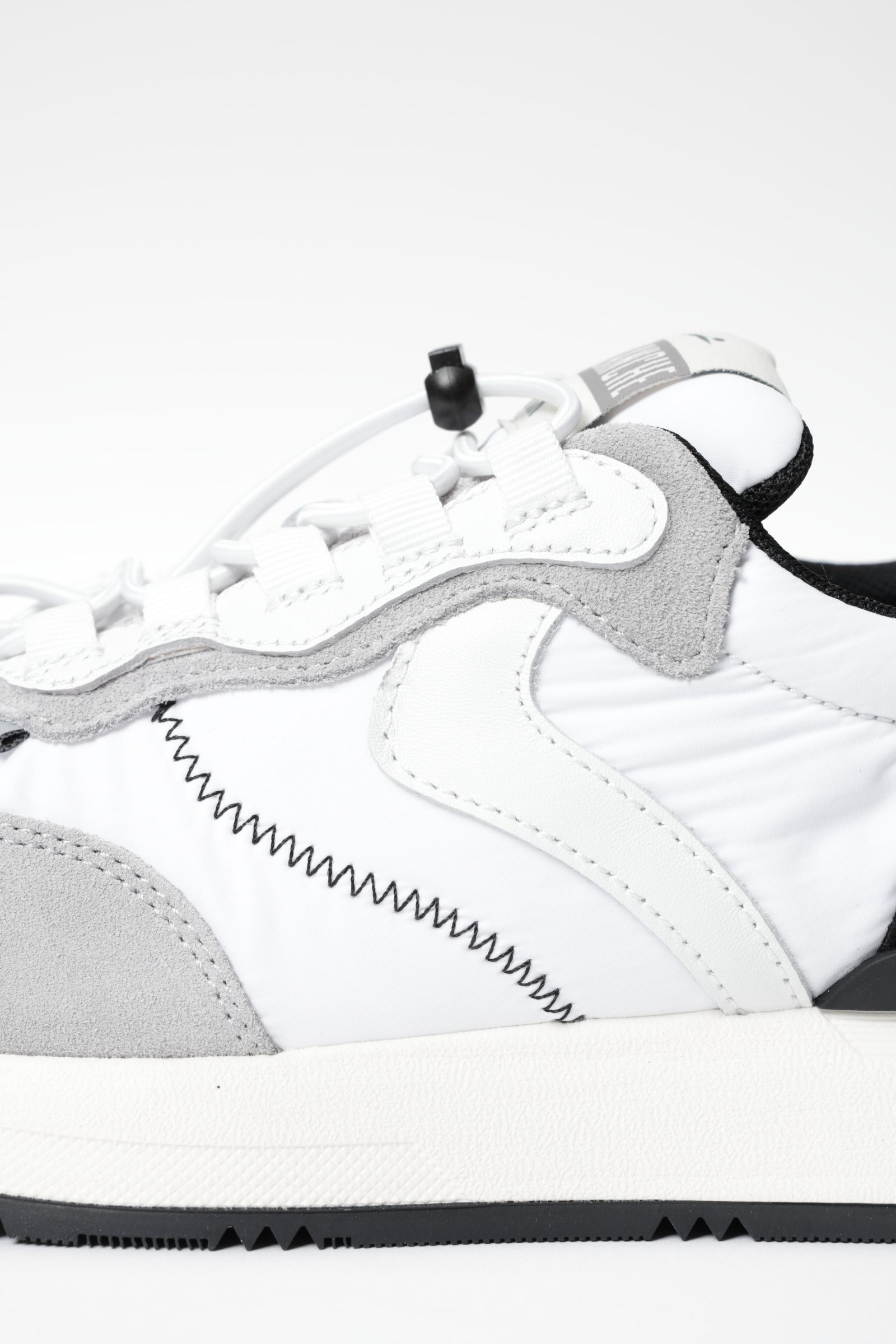 QWARK EASY ナイロン × スエード クイックシューレース ローカットスニーカー / ホワイト × ブラック