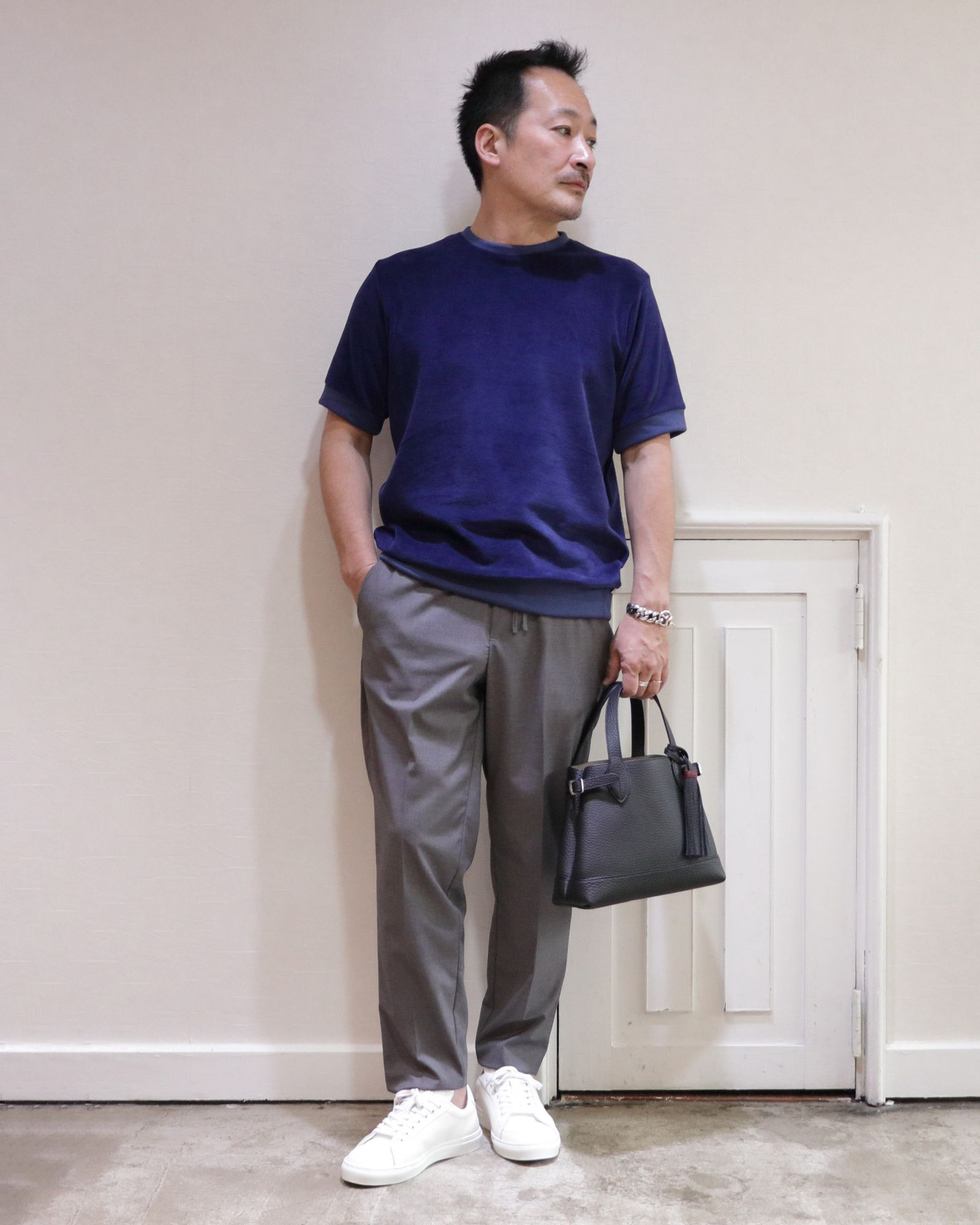 ANTICIPOパイルTシャツを使用した上品リラックスコーデ