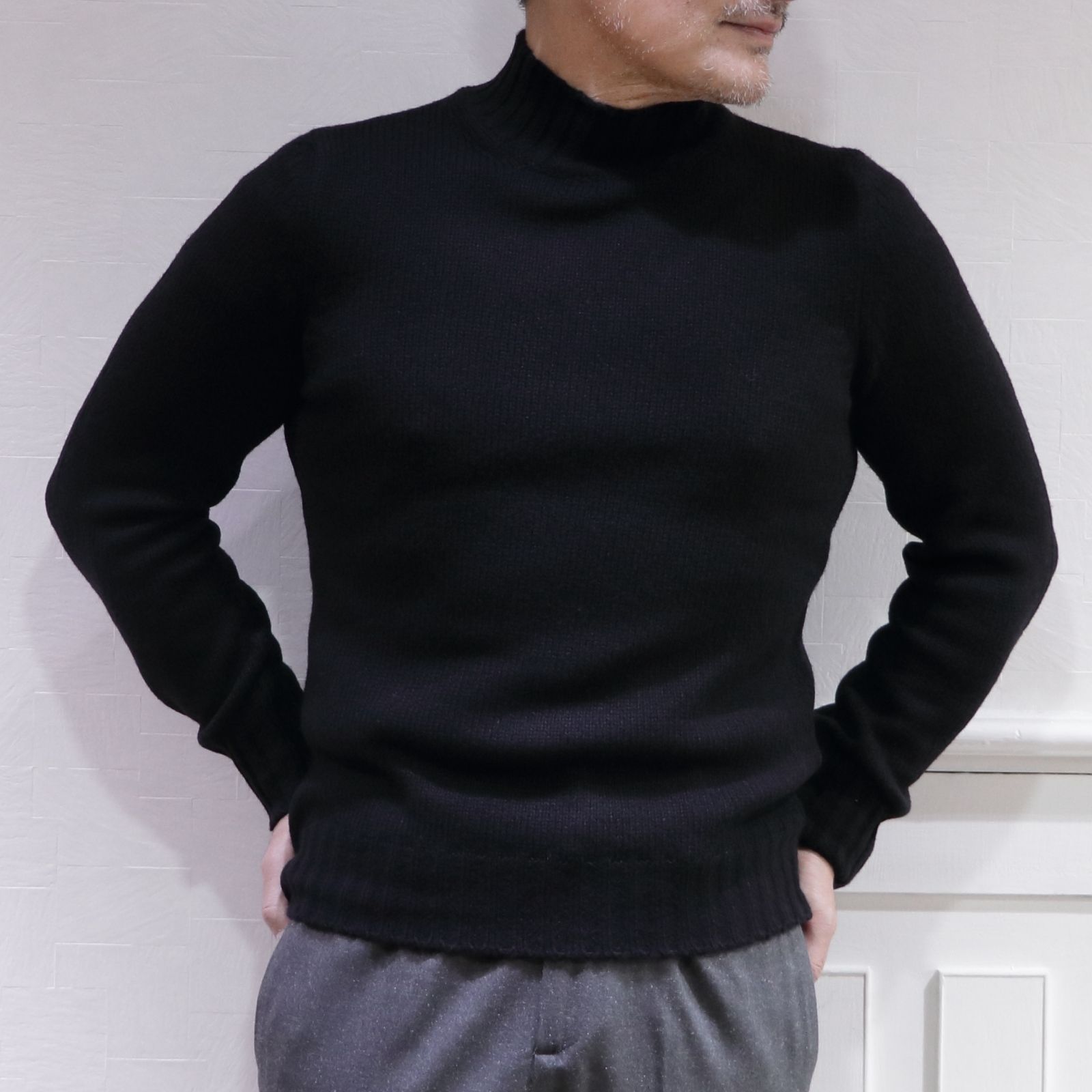 TAGLIATORE ミラノリブニットWジャケットを使用したパーティースタイル