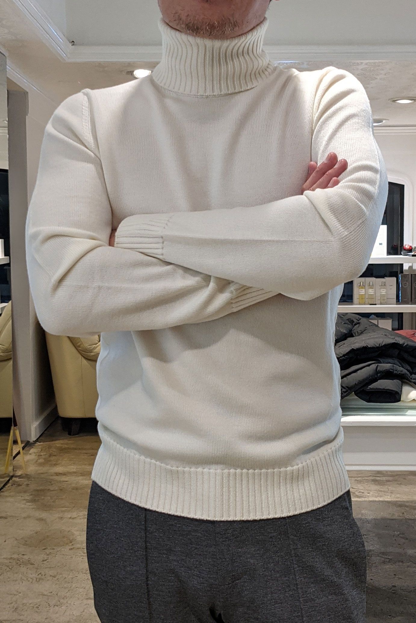 【アウトレットコーデ】"HERNO"のダウンコートを使ったキレイ目スポーティーコーデ